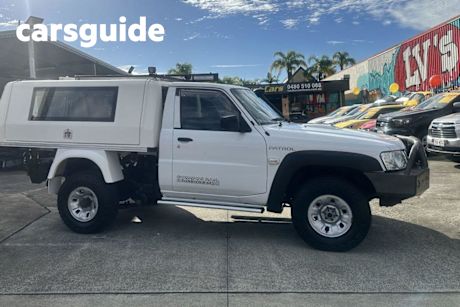 White 2015 Nissan Patrol Leaf Cab Chassis DX (4X4)