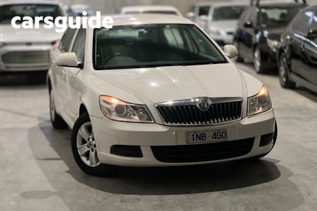 White 2011 Skoda Octavia Liftback 90 TSI