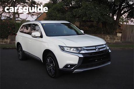 White 2017 Mitsubishi Outlander Wagon LS Safety Pack (4X4) 7 Seats