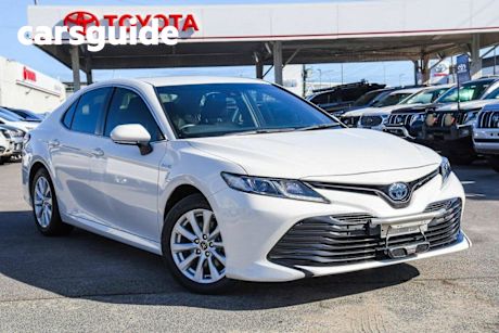White 2019 Toyota Camry Sedan Ascent (hybrid)