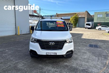 White 2018 Hyundai Iload Van 3S Liftback