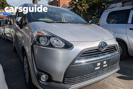 Silver 2017 Toyota Sienta Wagon
