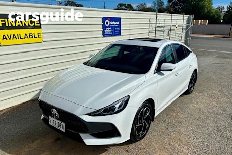 White 2023 MG MG5 Sedan Essence