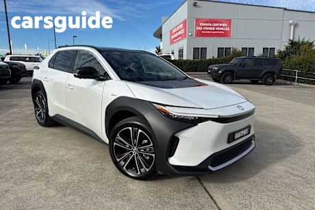 White 2023 Toyota BZ4X Wagon AWD - TWO Tone Roof