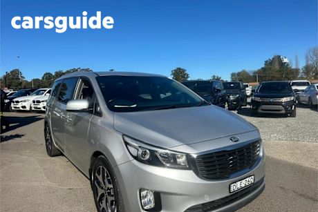 Silver 2015 Kia Carnival Wagon SI