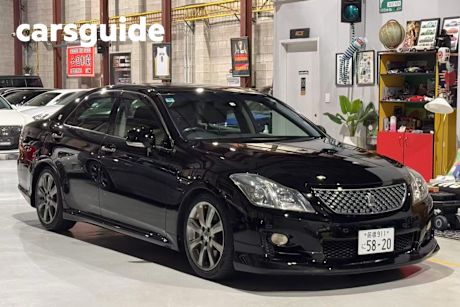 Black 2008 Toyota Crown Sedan