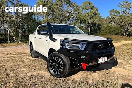 White 2022 Toyota Hilux Double Cab Pick Up SR5 (4X4)