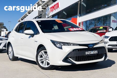 White 2020 Toyota Corolla Hatchback Ascent Sport (hybrid)