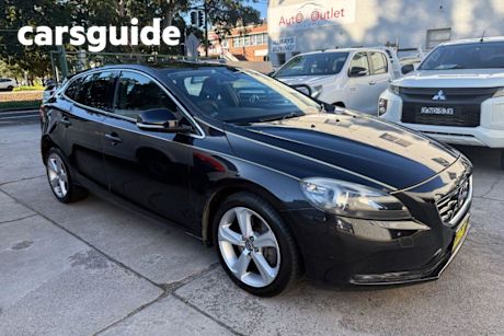 Black 2014 Volvo V40 Hatchback T4 Kinetic