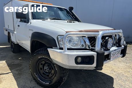 White 2010 Nissan Patrol Leaf Cab Chassis DX (4X4)