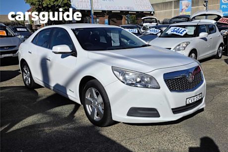 White 2014 Holden Malibu Sedan CD