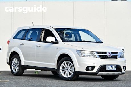 White 2013 Fiat Freemont Wagon