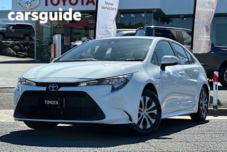 White 2021 Toyota Corolla Sedan Ascent Sport (hybrid)