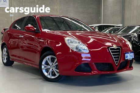 Red 2014 Alfa Romeo Giulietta Hatchback Progression 1.4