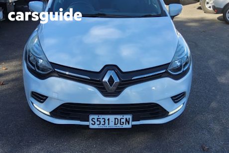 White 2019 Renault Clio Hatchback Life