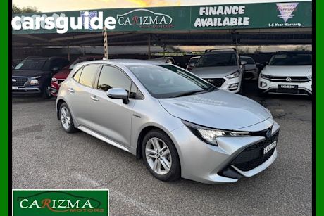 Silver 2018 Toyota Corolla Hatchback Ascent Sport (hybrid)