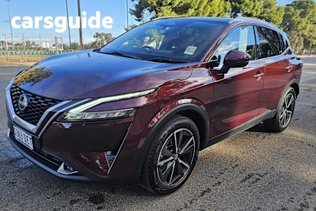 Red 2024 Nissan Qashqai Wagon ST-L