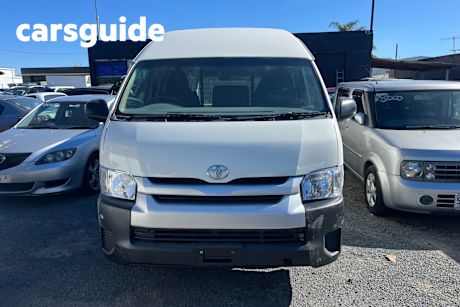 White 2010 Toyota Hiace Van Slwb