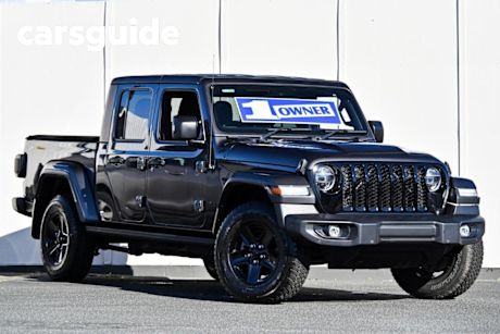 Grey 2021 Jeep Gladiator Dual Cab Utility Night Eagle (4X4)