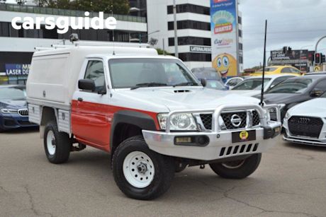 White 2011 Nissan Patrol Leaf Cab Chassis DX (4X4)