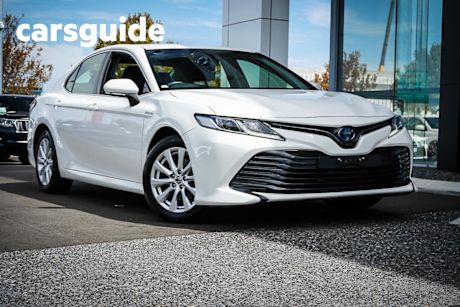 White 2019 Toyota Camry Sedan Ascent (hybrid)