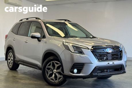 Silver 2023 Subaru Forester Wagon 2.5I (awd)