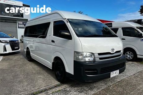 White 2009 Toyota Hiace Bus Commuter