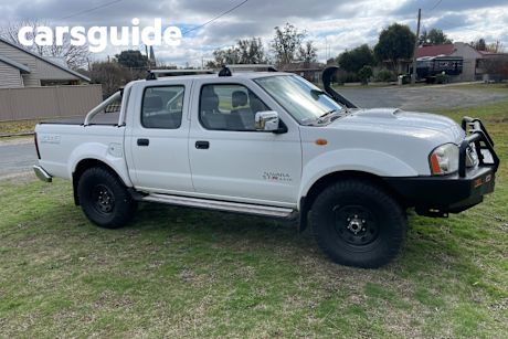 2014 Nissan Navara Dual Cab Pick-up ST-R (4X4)