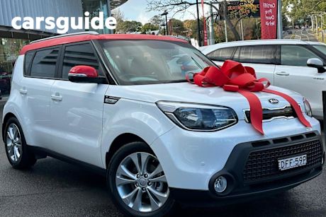 White 2015 Kia Soul Hatchback SI