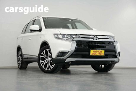 White 2018 Mitsubishi Outlander Wagon ES Adas 5 Seat (2WD)