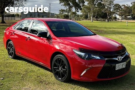 Red 2017 Toyota Camry Sedan RZ S.e.