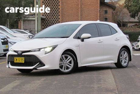 White 2019 Toyota Corolla Hatchback Ascent Sport (hybrid)