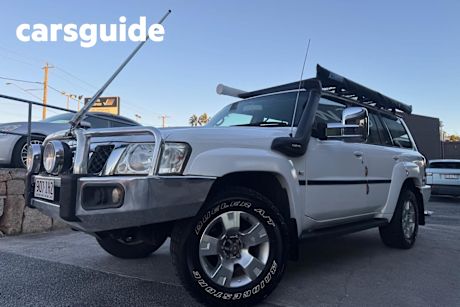White 2005 Nissan Patrol Wagon ST-S (4X4)