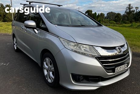 Silver 2016 Honda Odyssey Wagon VTI