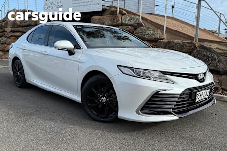 White 2021 Toyota Camry Sedan Ascent + SAT NAV