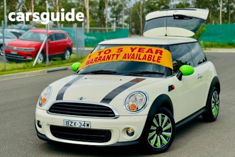 White 2011 Mini Cooper Hatchback RAY
