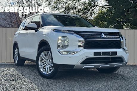 White 2022 Mitsubishi Outlander Wagon LS 7 Seat (awd)