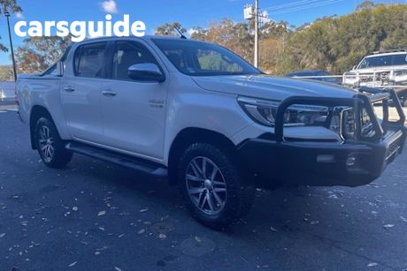 White 2020 Toyota Hilux Double Cab Pick Up SR5 (4X4)