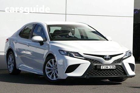 White 2018 Toyota Camry Sedan Ascent Sport