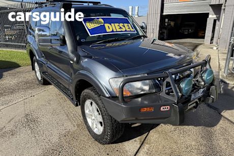Grey 2005 Mitsubishi Pajero Wagon GLS Platinum
