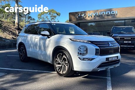 White 2021 Mitsubishi Outlander Wagon Exceed 7 Seat (awd)