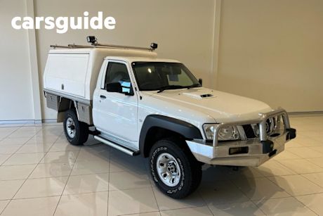 White 2010 Nissan Patrol Leaf Cab Chassis DX (4X4)