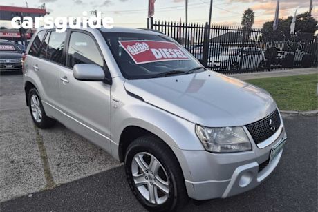 Silver 2008 Suzuki Grand Vitara Wagon (4X4)