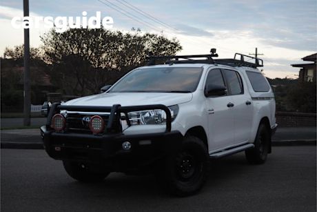 White 2020 Toyota Hilux Double Cab Pick Up SR (4X4)