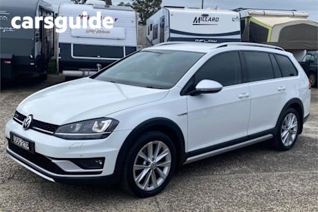 White 2016 Volkswagen Golf Wagon Alltrack 132 TSI