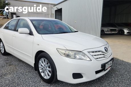 White 2011 Toyota Camry Sedan Altise