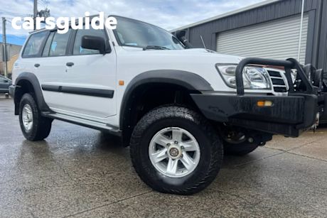 White 2004 Nissan Patrol Wagon ST (4X4)