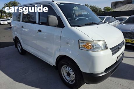 White 2015 Suzuki APV Van