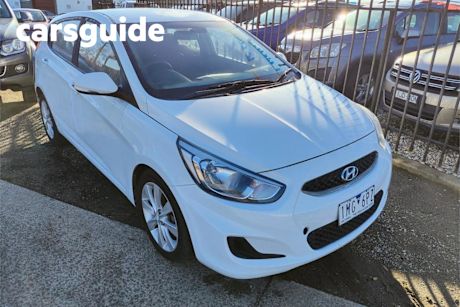 White 2018 Hyundai Accent Hatchback Sport