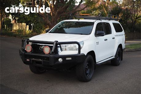 White 2019 Toyota Hilux Double Cab Pick Up SR (4X4)